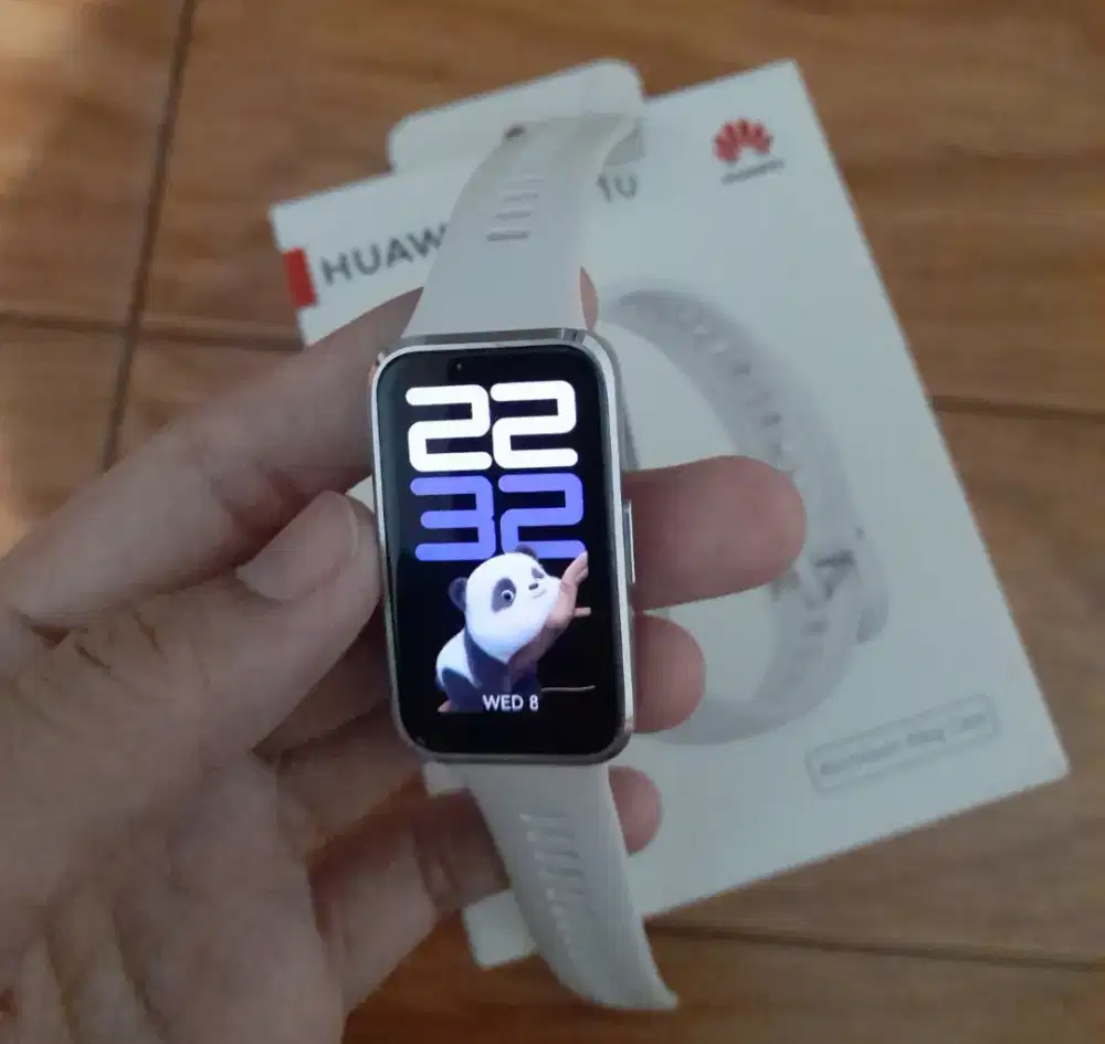 Smartwatch Huawei band 10 warna putih