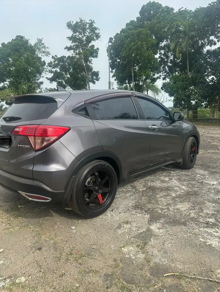 Jual santai HRV 2015 1.5 S MT