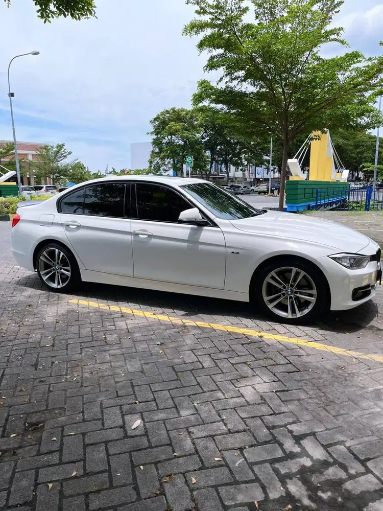 BMW 328i 2014 Putih KM 66rb Asli Pajak Hidup Full Standar Istimewa
