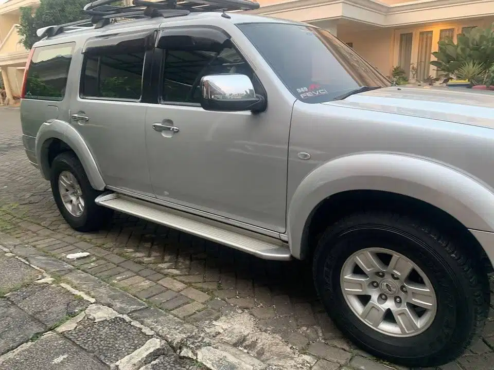 Ford Everest TDCi 2.5 4x4 MT 2009 Diesel – Terawat Siap Pakai