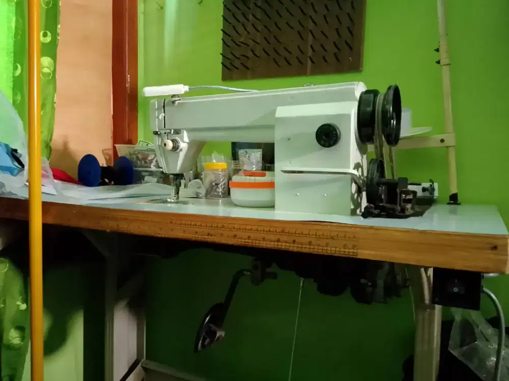 Mesin jahit typical servo