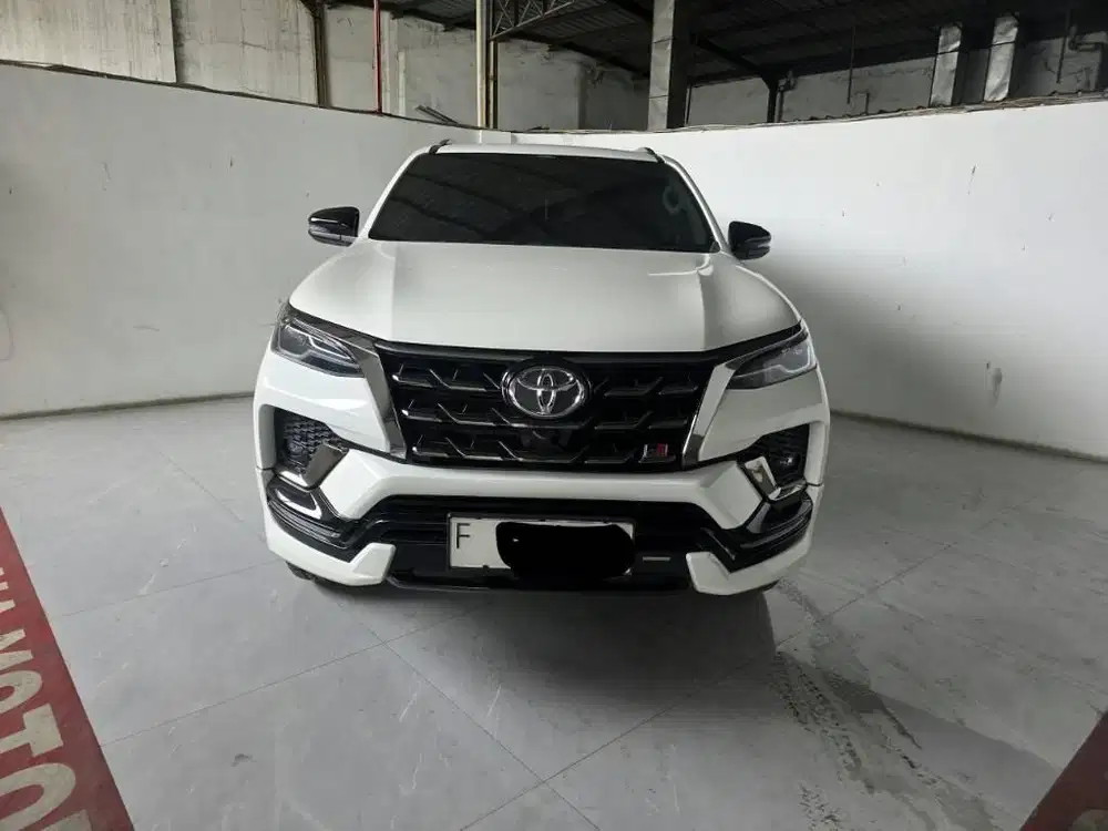 Km Low 33rban Toyota Fortuner VRZ GR 2.8 AT ( Matic ) 2023 Putih Mulus