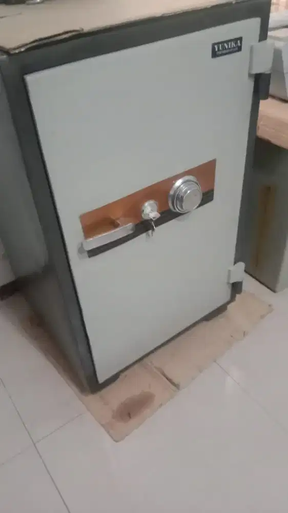 Brankas yunika Dijual hrg 5,2 jt