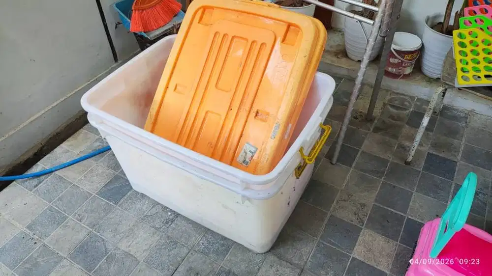 container - penyimpanan barang - merk shinpo 150 liter