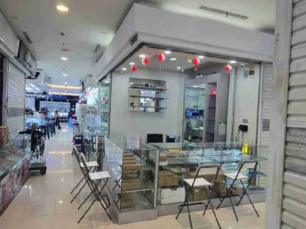 Kios ramai di TangCity Mal