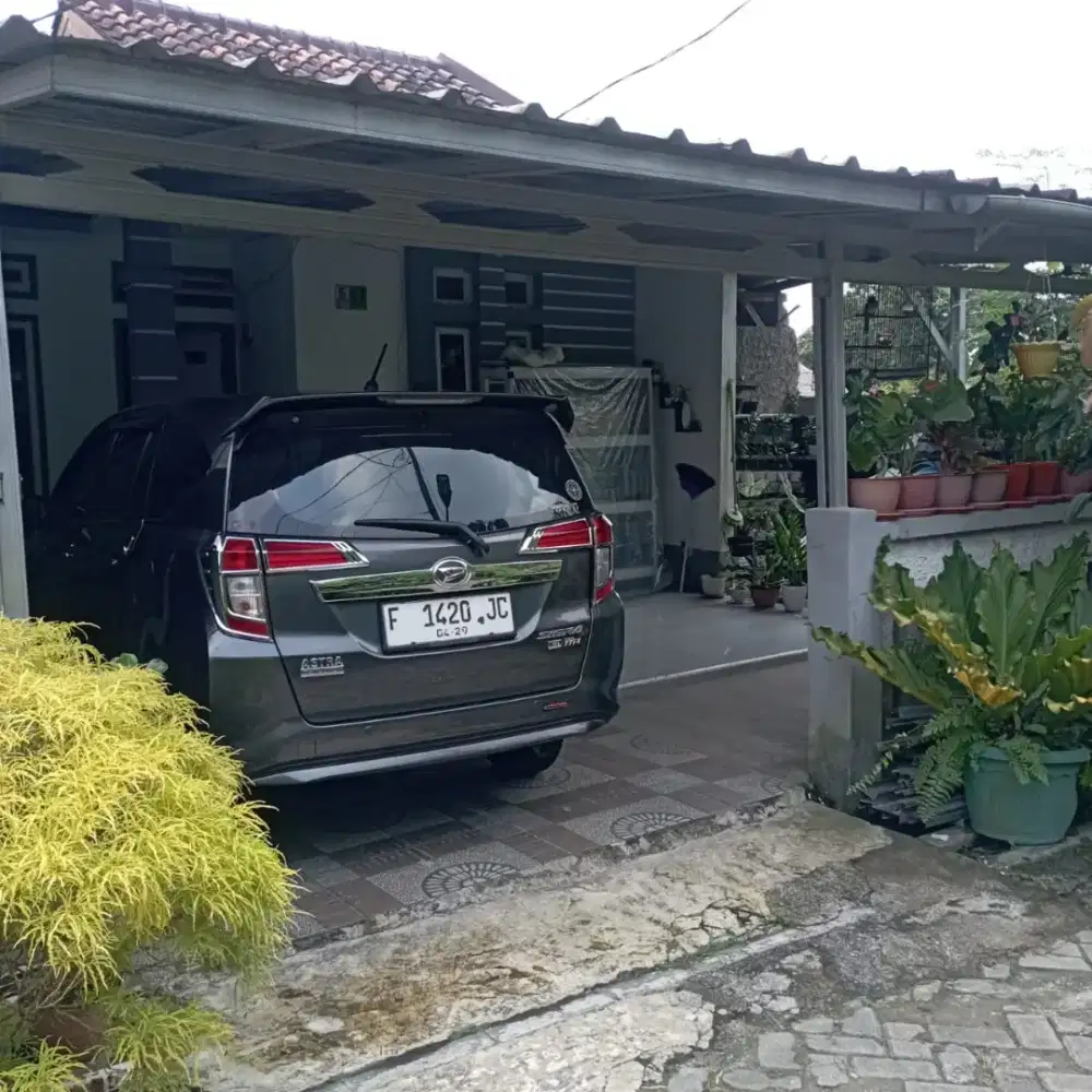 Jual rumah murah strategis hoek