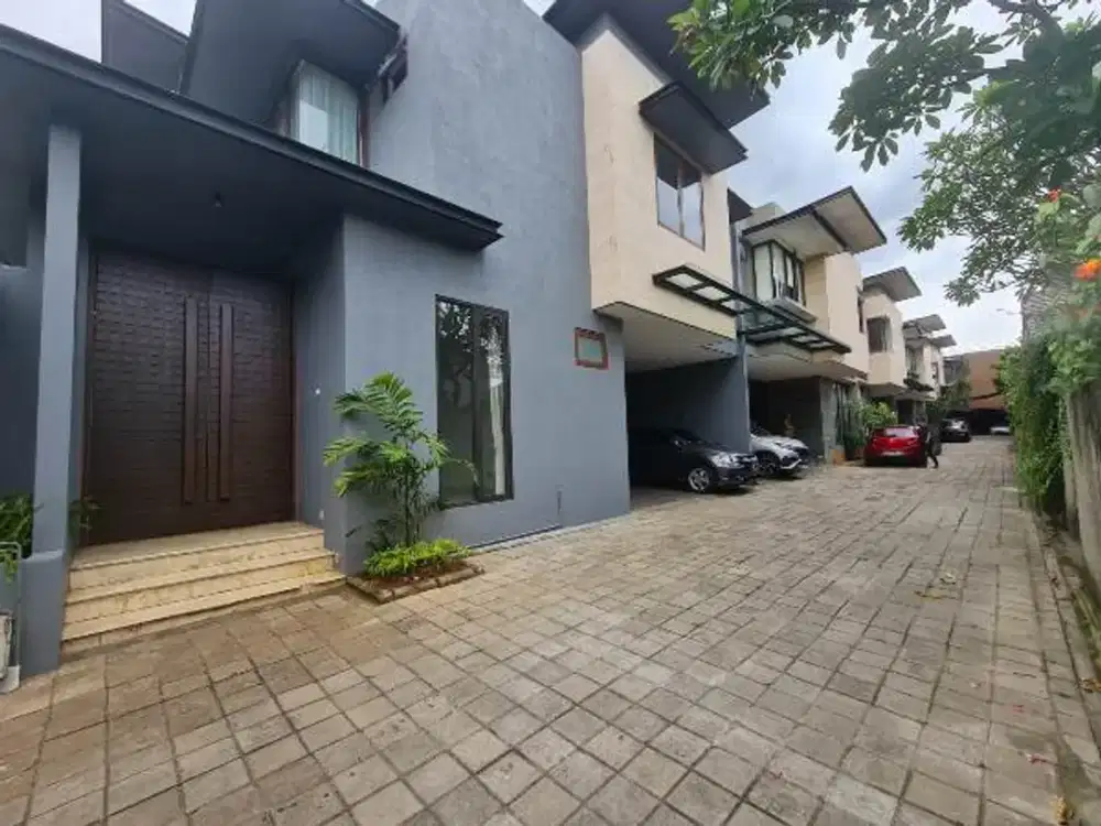 Modern House In Compound 5 Houses With Private Swimming Pool, Cilandak Jakarta Selatan
