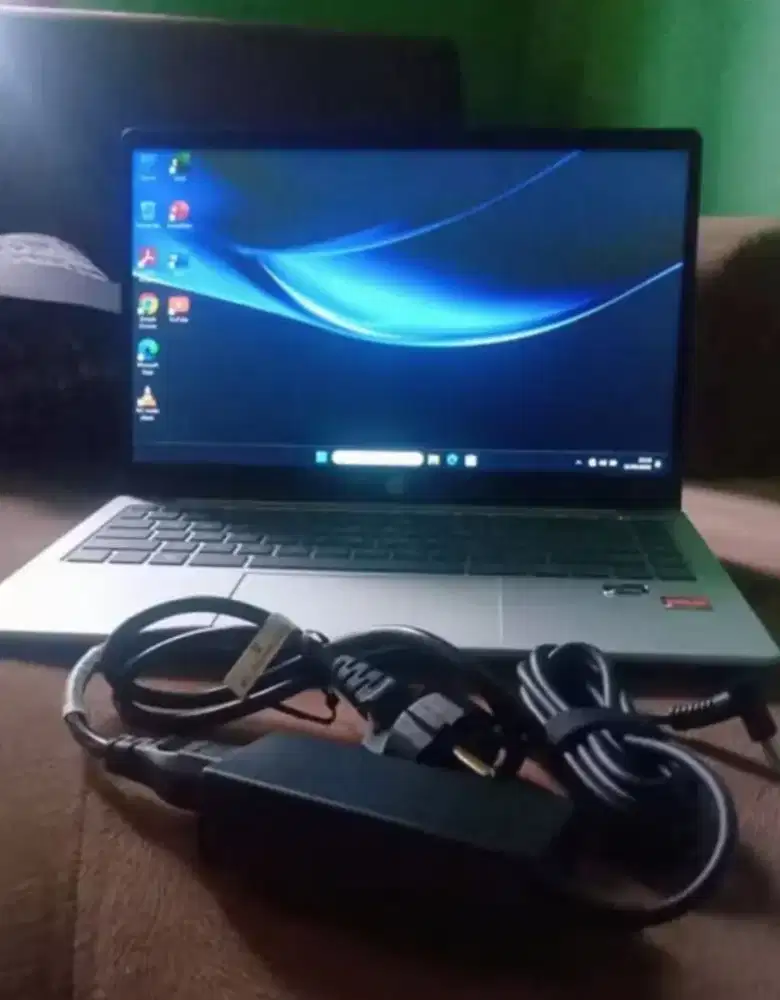 Laptop hp ryzen 5 7350