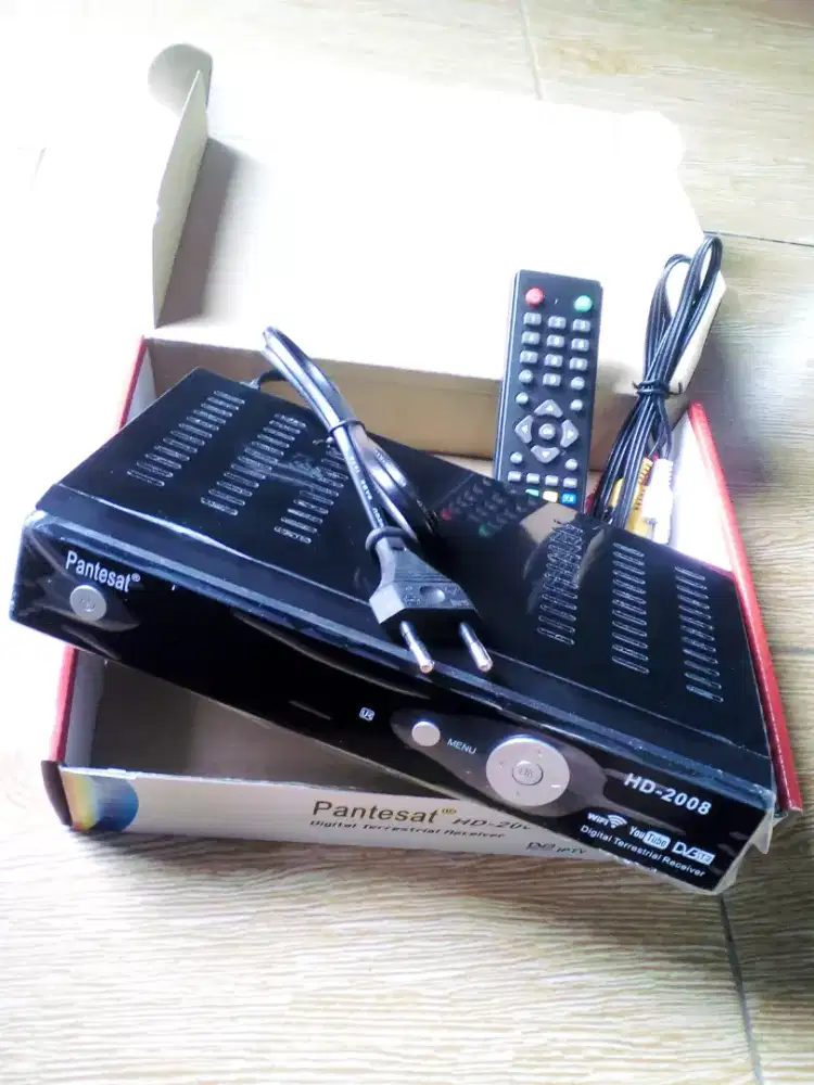 Set top box merk Pantesat.baru.