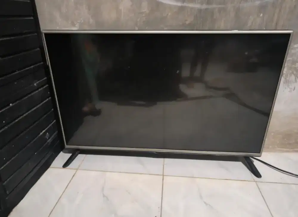 Jual tv LG 40 in dan realme 32 inv
