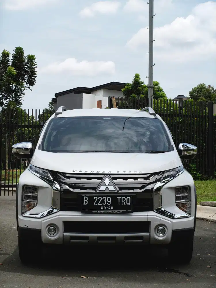 MITSUBISHI XPANDER CROSS PREMIUM PACKAGE 1.5L AT 2021 LOW KM ISTIMEWA!
