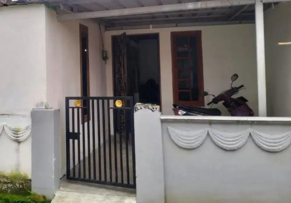 RUMAH PRIBADI AKSES JALAN MASUK MOBIL