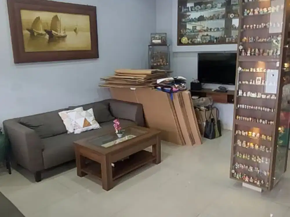 Disewakan Murah Rumah Kelapa Gading 3 Lantai