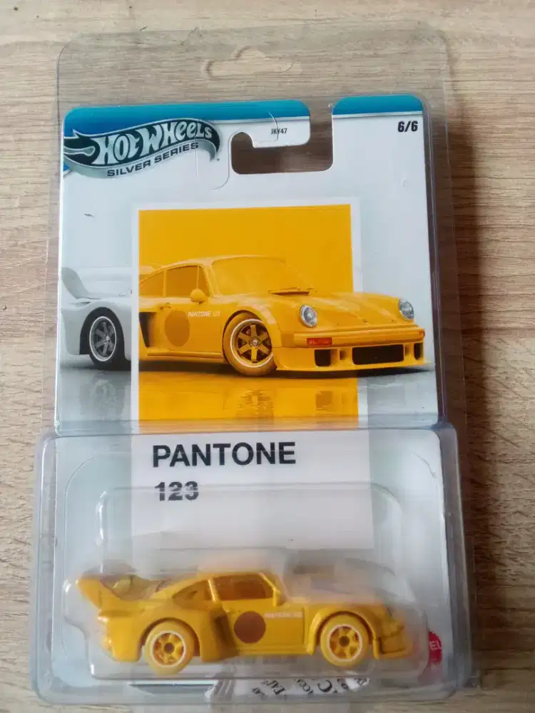 Hot Wheels Porsche Pantone 123