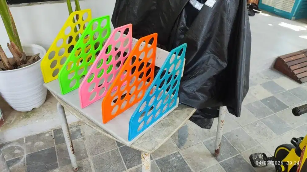 Book stand, rak buku, penyangga buku di atas meja