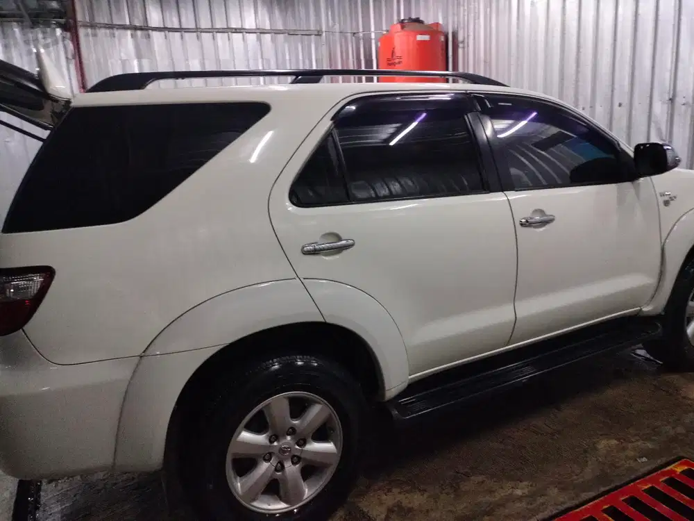 Toyota Fortuner 2011 Bensin