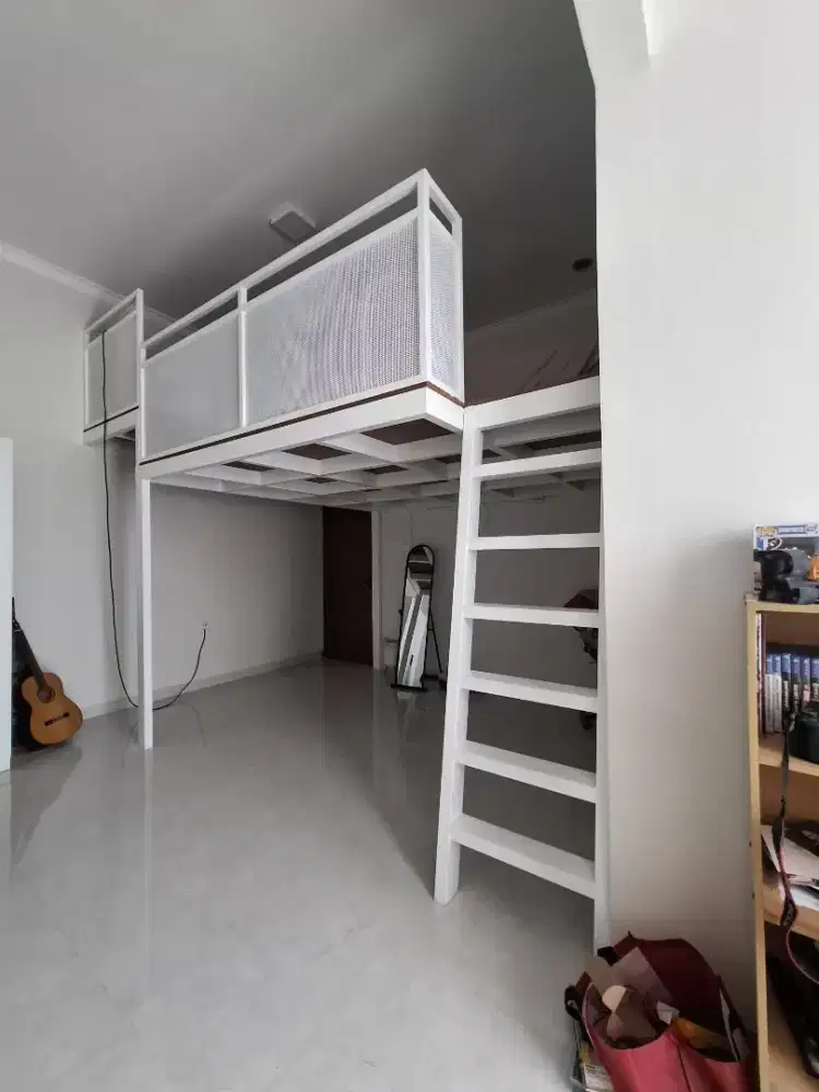 Mezzanine indor ruang penambah ruangan estetik