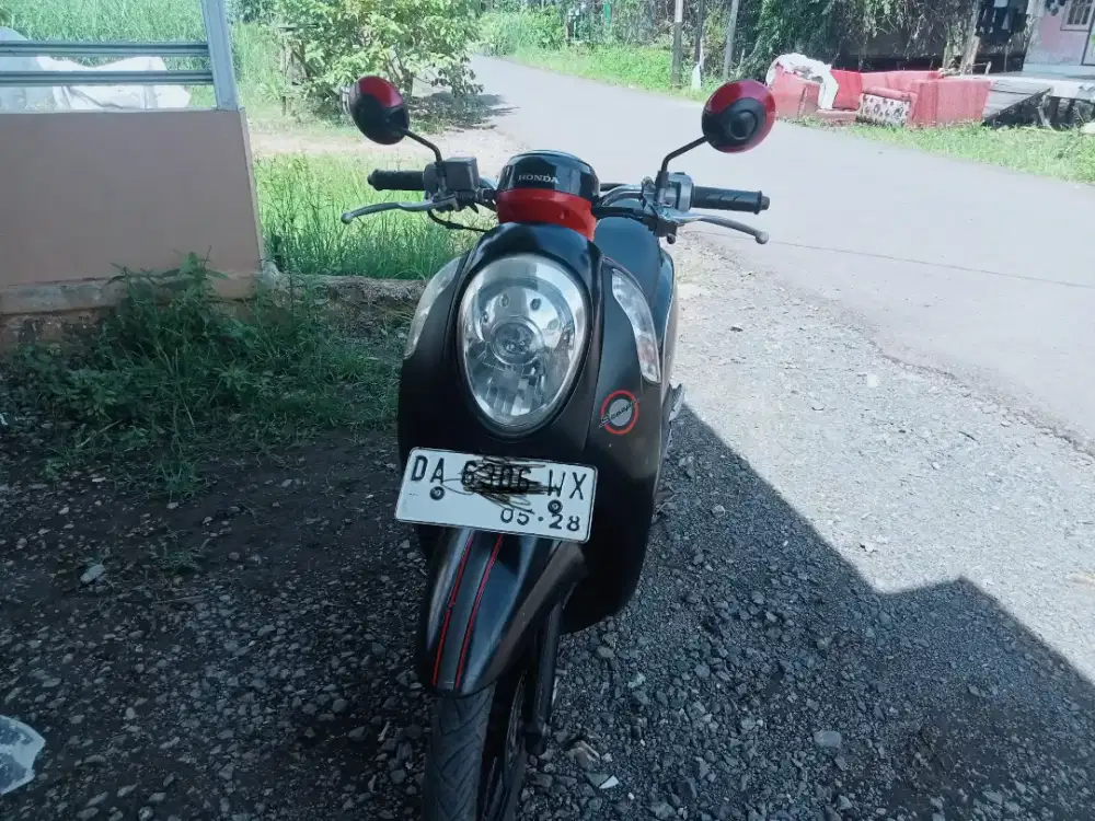 Jual motor Honda Scoopy thn 2013 ss lengkap pajak hidup
