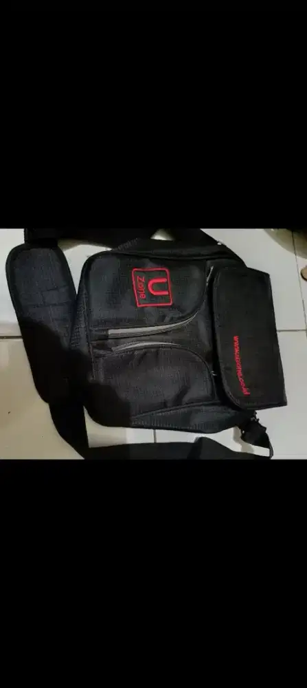 Dijual borongan Tas selempang ada 2 pcs