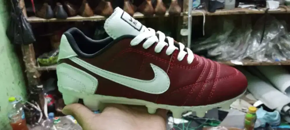 sepatu bola kulit custom