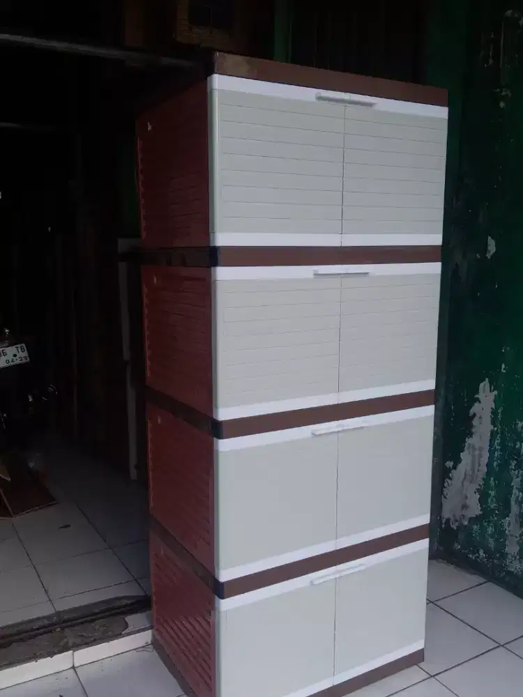 lemari plastik jumbo