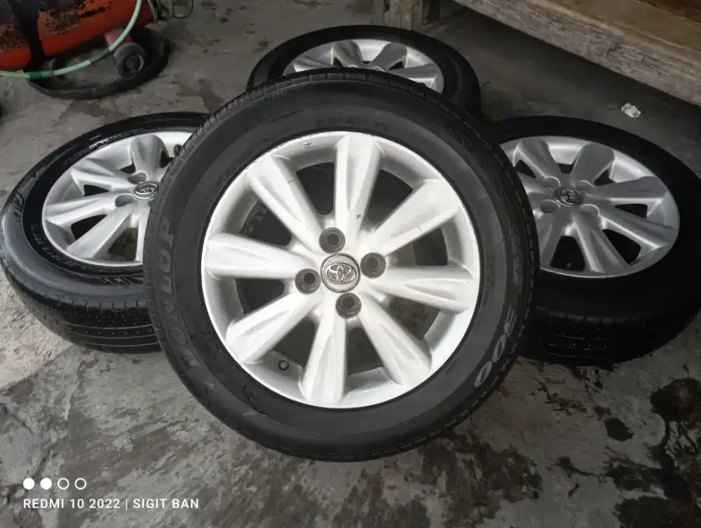 Velg yaris r15 pcd 100