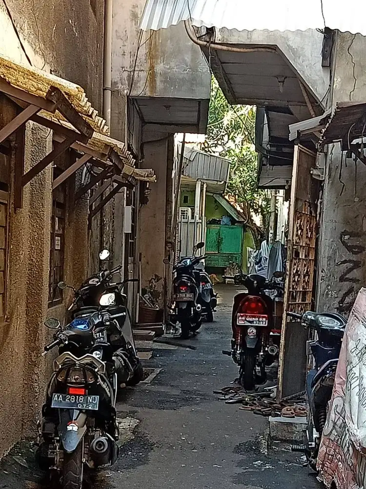 RUMAH DALAM Gg Pekapuran VII 7 (Gg Sentiong Gg2 Buntu) Blakang ALFINDO