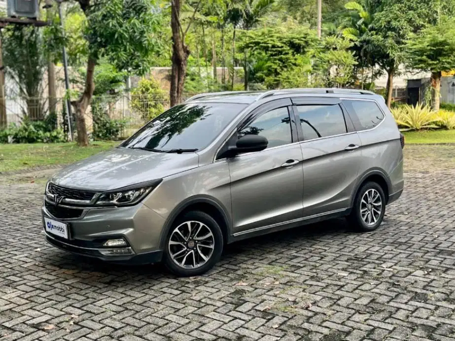 WULING CORTEZ 1.5 LT LUX MATIC 2019