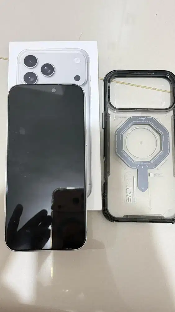 Jual iphone 17 pro max warna putih 256gb BH100% pembelian febuari 2006