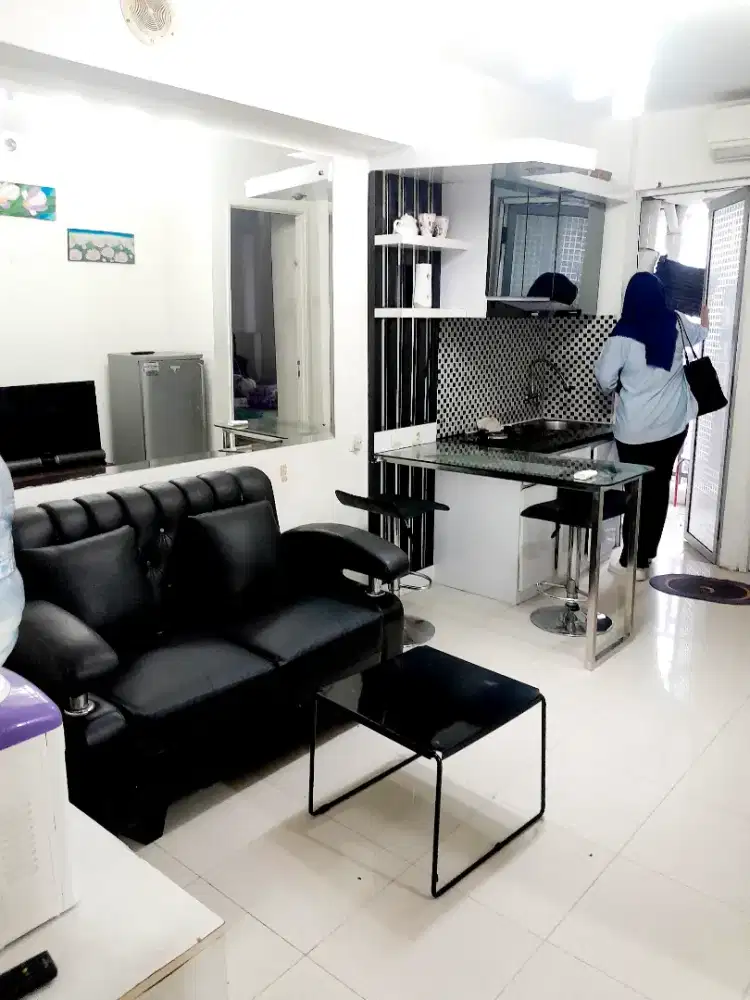 Di sewakan 2bedroom lantai sedeng apartemen Bassura City dahlia tower