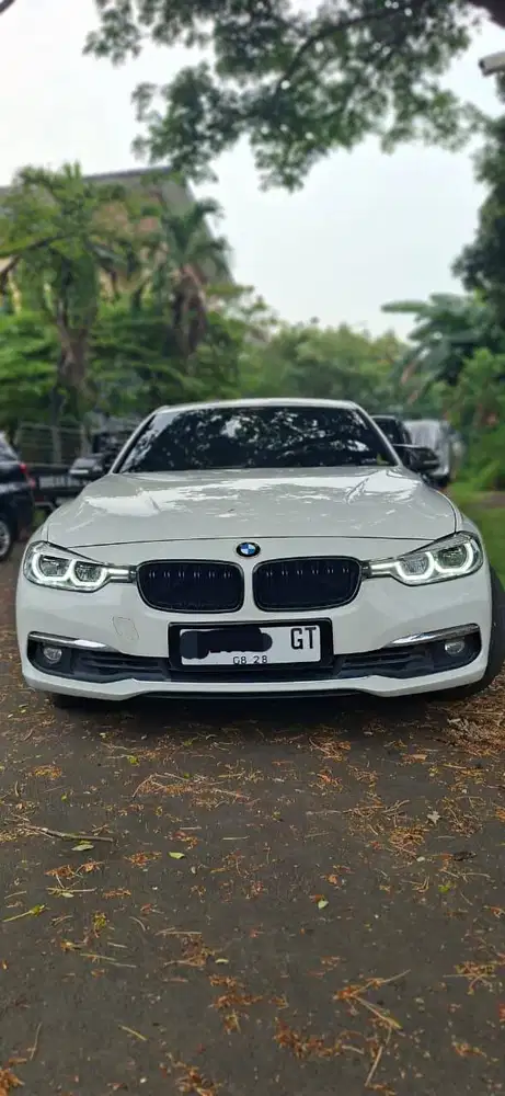 BMW 320i f30 LCI 2018 Putih White 2017 2019 BMW f30 JUAL CEPAT!!