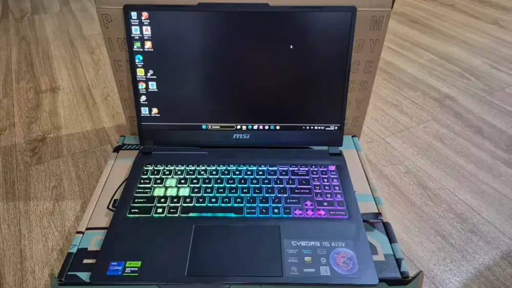 MSI Cyborg 15 A13VFK RTX4060 i7-13620H + RTX 4060 + 16GB + 1TB SSD