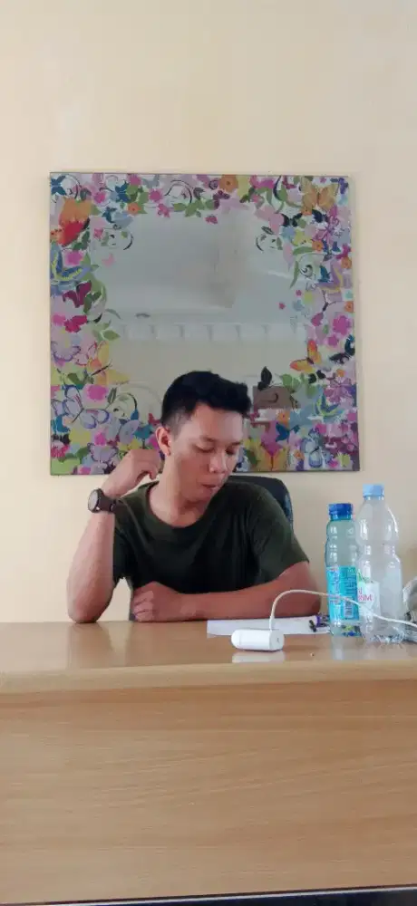 Mencari pekerjaan serabutan atau driver Dll