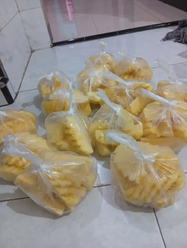 Nanas kupas lokasi balongbendo