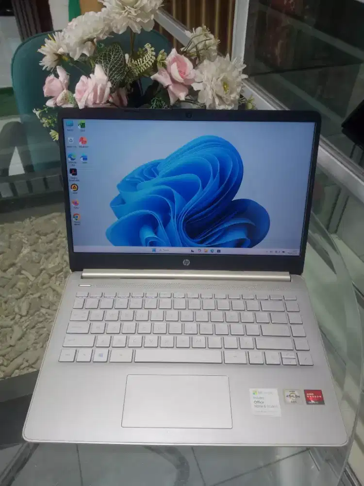 Laptop HP 14s Amd Athlon Gold Ram 8 Ssd 256