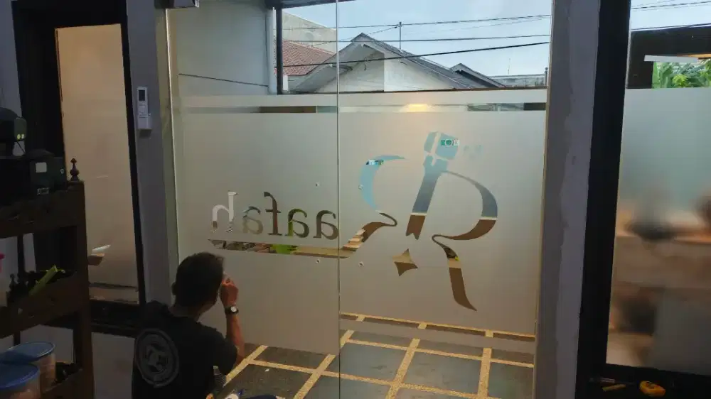 Cutting Sticker Sandblasting Logo toko & kantor hotel apartment