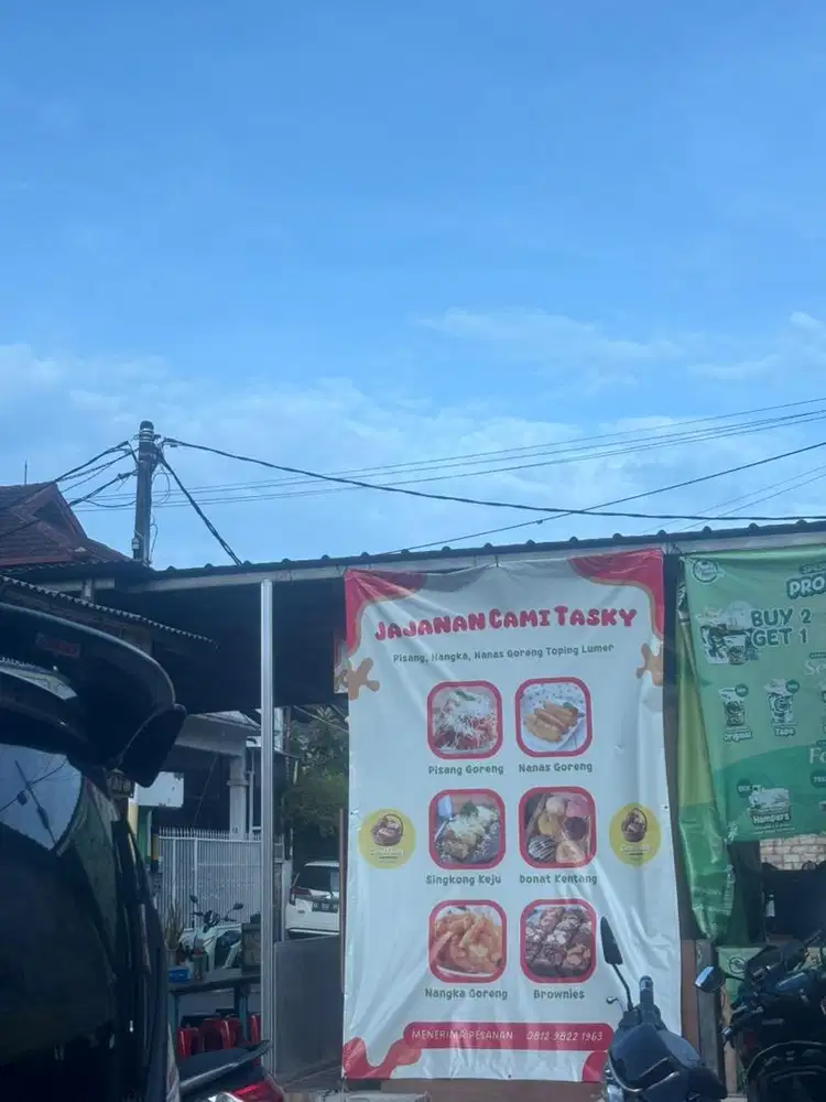 Spg jualan donat aneka kue gorengan