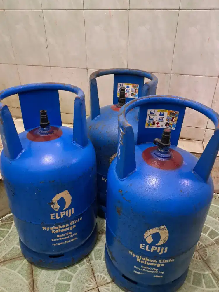 Tabung gas elpiji 12 kg warna biru
