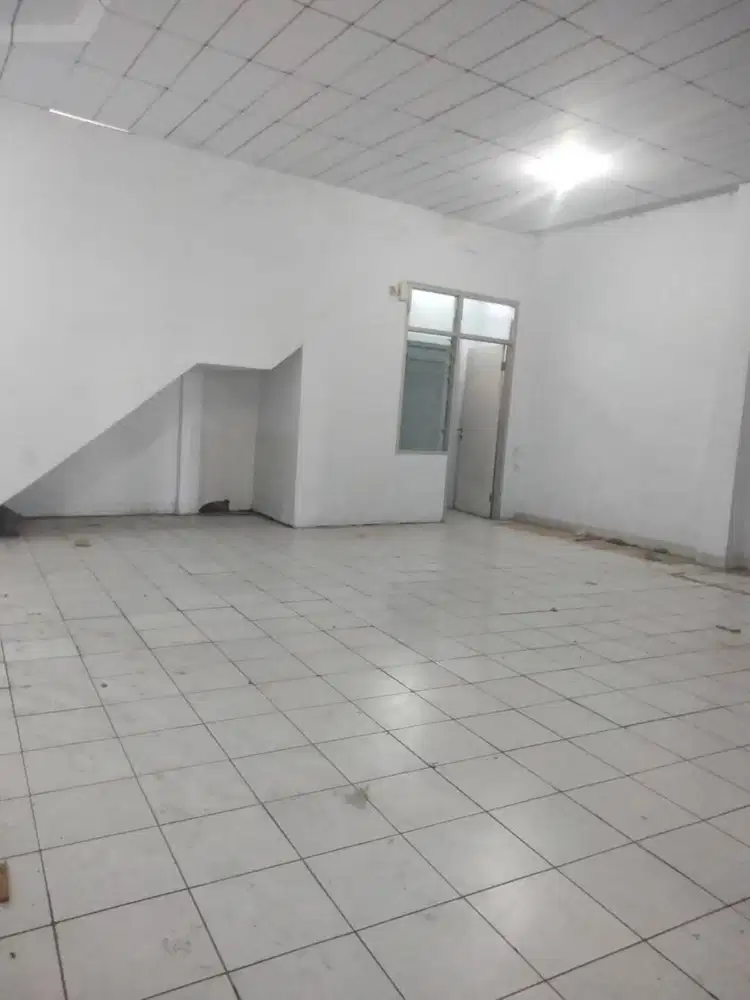 Disewakan Ruko Eks Minimarket  Lokasi Strategis Maindroad Kiaracondong