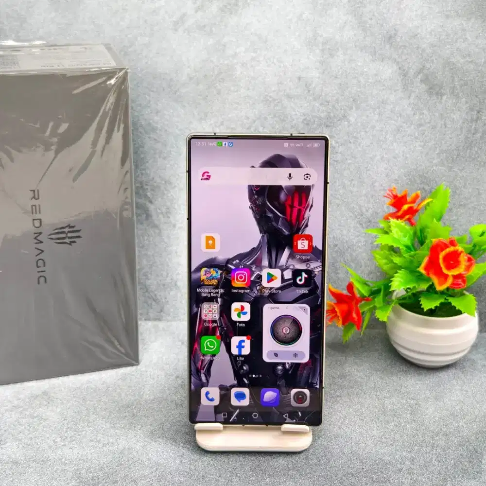 Red magic 11 pro 512gb plus gamepad baru pake 2 mingguan