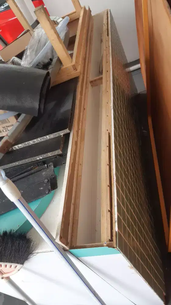 Meja pajangan untuk jualan