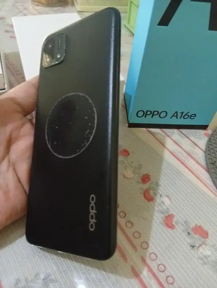 Handphone merk : OPPO A16e