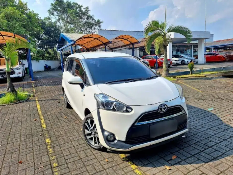[OLXmobbi] HOT SALE - TOYOTA SIENTA 1.5 V MANUAL 2017