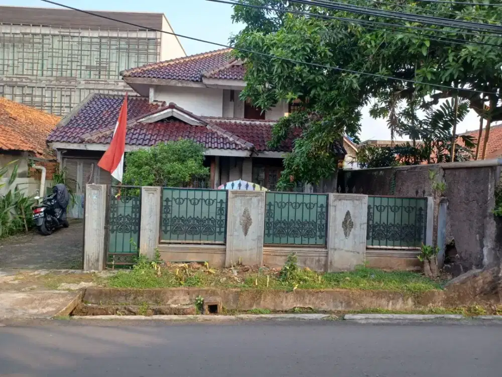 DIJUAL RUMAH HITUNG TANAH DI JL. SEHA NO.9 KEBAYORAN LAMA JAKARTA SELATAN