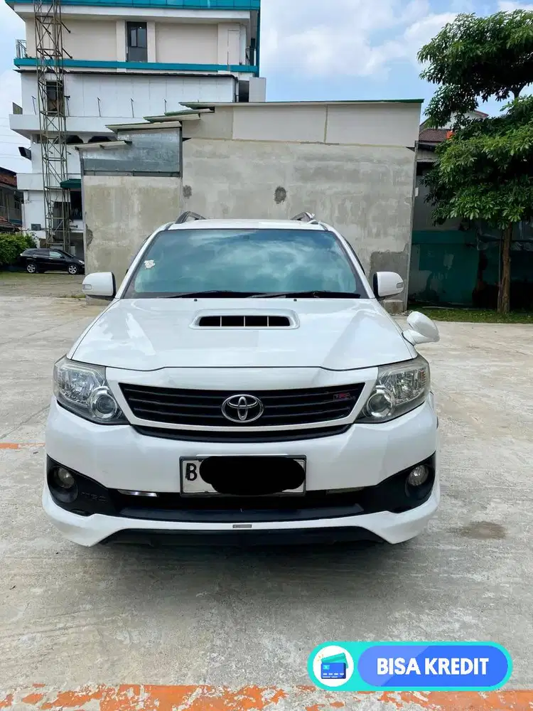 TOYOTA FORTUNER VNT TRD 2.5 2015 Diesel MANUAL