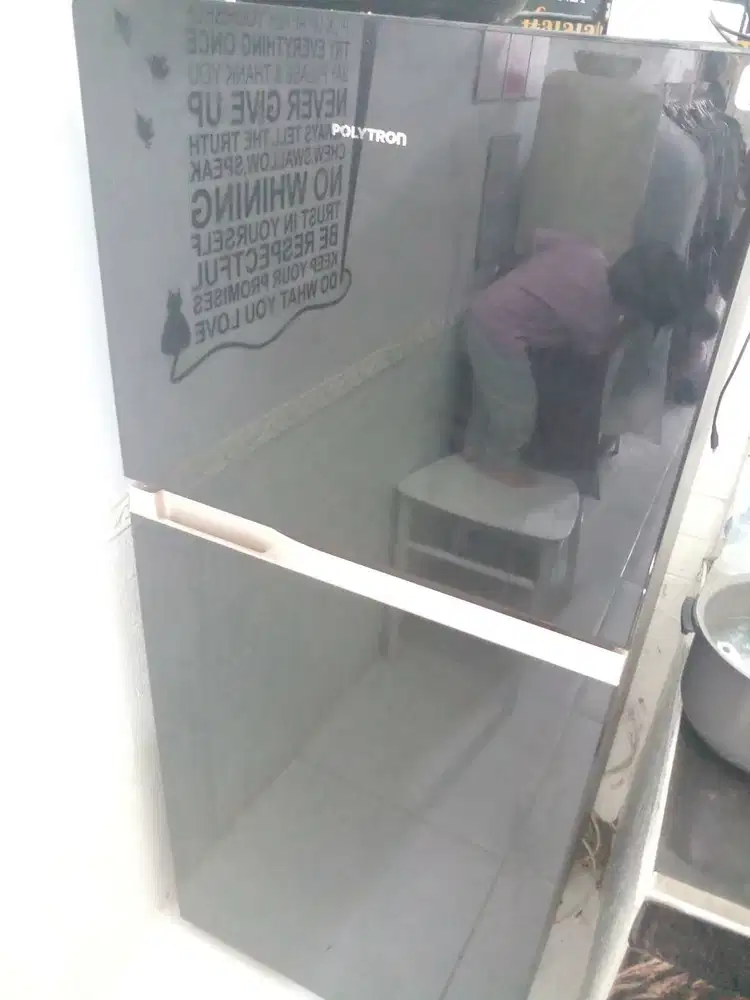 Kulkas Polytron 2 Pintu PRW 23MN Warna Hitam