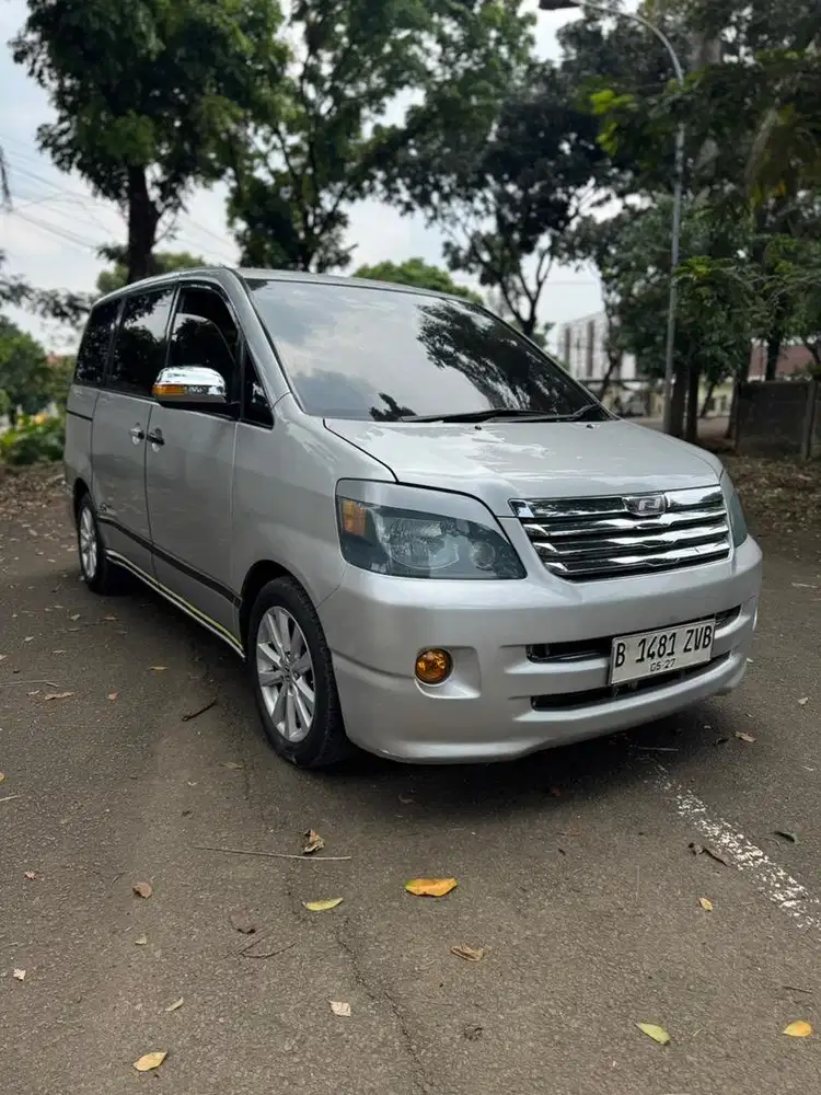 Toyota Noah Build Up