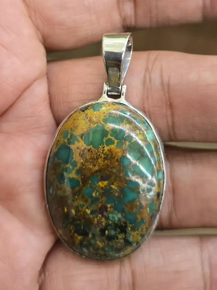 Liontin Natural Turqouise (Pirus Persia) Ikat Perak Dimensi 35x26