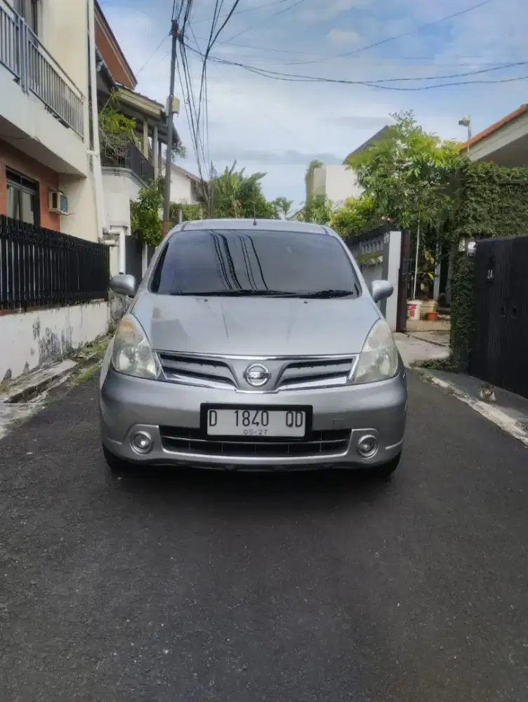 Nissan Grand livina 2012 Bensin