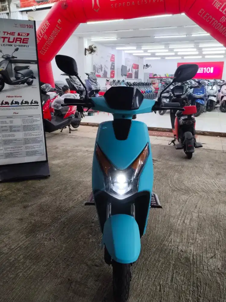 Uwinfly d65 adv free box